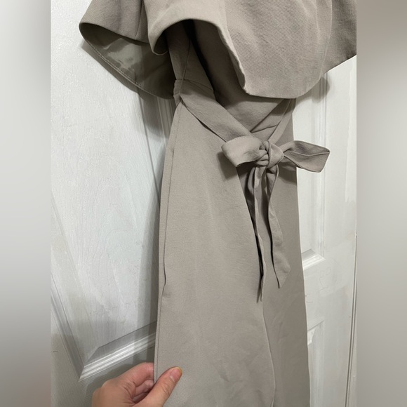 Babaton Flutter Jumpsuit - Picture 4 of 5